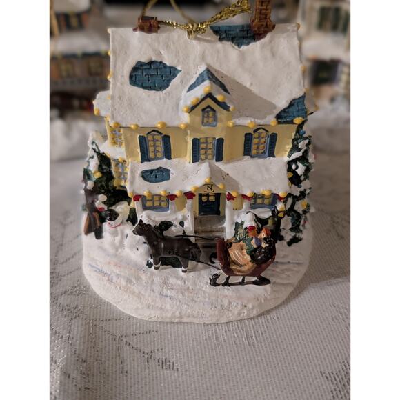 Thomas Kinkade Winter Memories Illuminated Ornament Collection 2000 – Lot of... - Picture 2 of 16